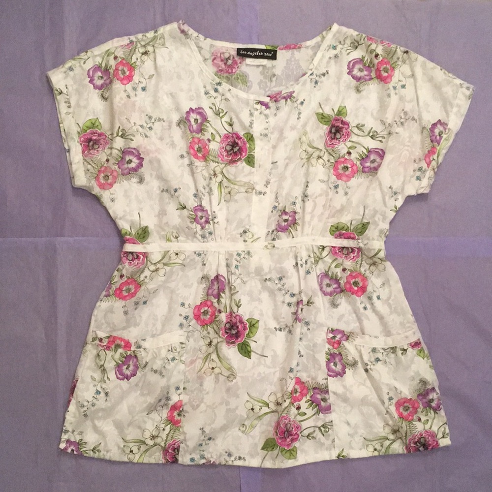 Los Angeles Rose Floral Scrub Top Size Large